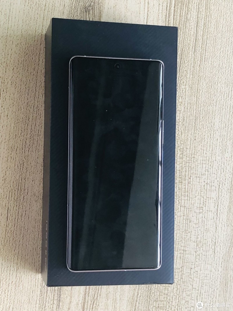 iQOO8 Pro手机传奇版开箱测评，搭载888Plus处理器上手体验后感觉：真棒！