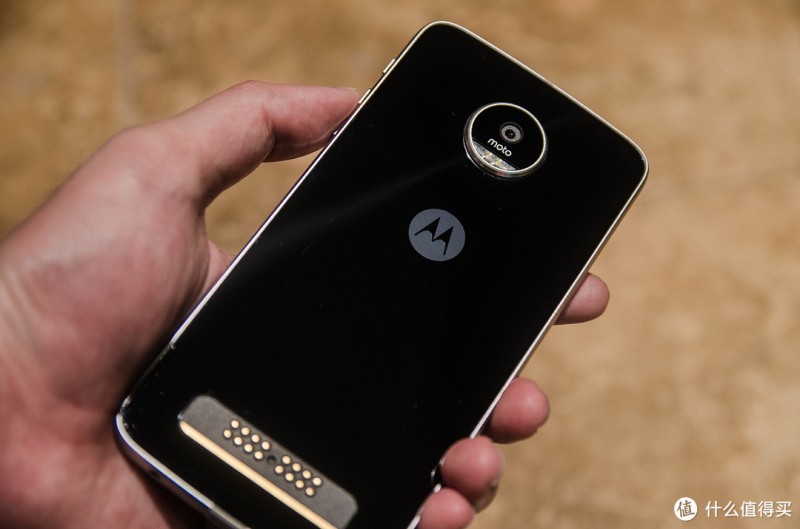 #原创新人# Hello Moto，你的信仰还剩多少——moto z play+摩影模块开箱+简评